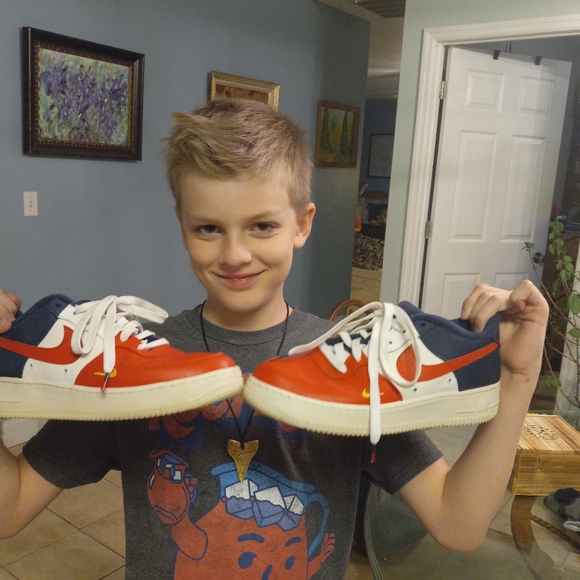 Welcome to My Closet! - Picture 9 of 12